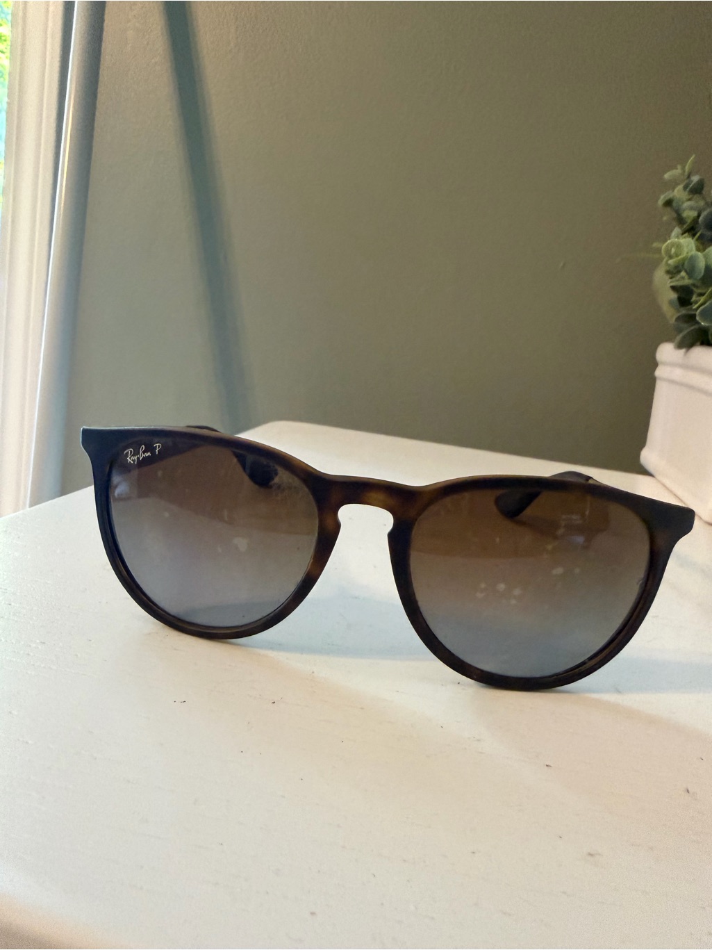 Ray-Ban Erika Tortoiseshell Frame With Brown Gradient Lenses Sunglasses